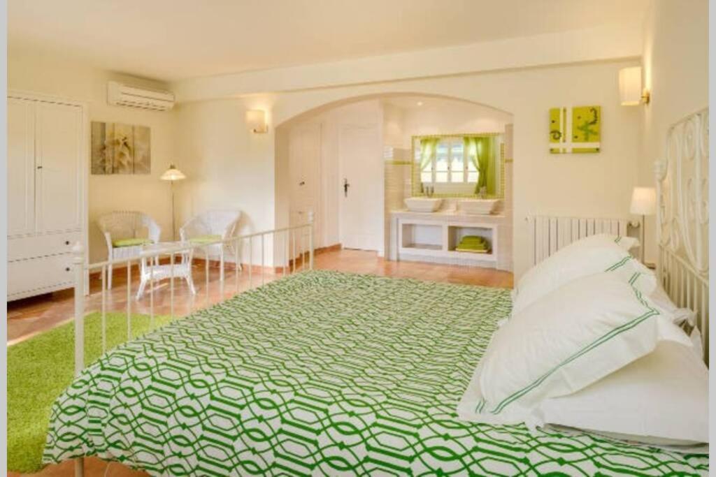 Le Clos Des Pins, Vue Mont Ventoux Roaix ภายนอก รูปภาพ